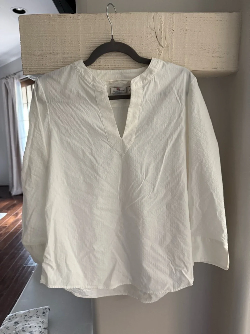 Vineyard Vines White Split-Neck Performance Top - Picture 1 of 2